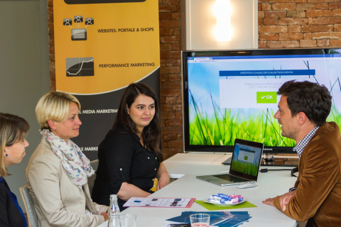 Ministerin Hesse schaltet die Website der Zukunftsmacher MV frei Ministerin Hesse schaltet die Website der Zukunftsmacher MV frei